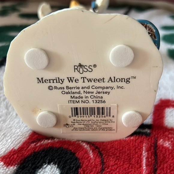 Russ Merrily We Tweet Along White Snowbird in Snowshoes 5.25” tall - Picture 5 of 5